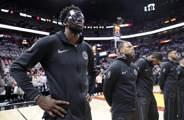 Po desetizápasové absenci způsobené zraněním se basketbalista Joel Embiid vrátil do sestavy Philadelphie.