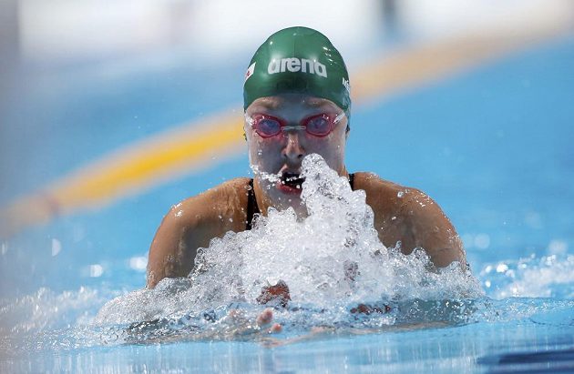 Litevská plavkyně Ruta Meilutyteová (na snímku) vylepšila na mistrovství světa v Barceloně světový rekord na 100 metrů prsa.