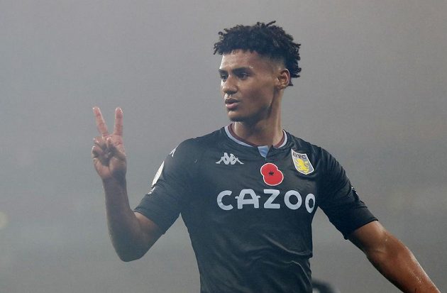 Útočník Aston Villy Ollie Watkins se po nedělní překvapivé výhře 3:0 v anglické lize na hřišti Arsenalu rozplýval nad tím, jak dvěma góly pomohl porazit tým, kterému odmalička fandí.