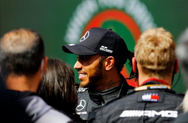 Šampion vládl. Britský pilot Mercedesu Lewis Hamilton vyhrál Velkou cenu Portugalska formule 1.