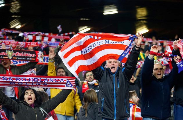Fanoušci Atlétika Madrid slaví, Rojiblancos postoupili do čtvrtfinále Ligy mistrů.
