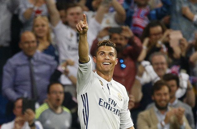 Hrdina Realu Madrid - Cristiano Ronaldo. Portugalec vstřelil hattrick a příblížil Bílý balet finále. Atlético má ještě šanci vše zdramatizovat v odvetě.