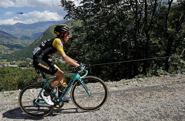 Jezdec týmu LottoNL-Jumbo Steven Kruijswijk během svého úniku ve 12. etapě Tour de France.