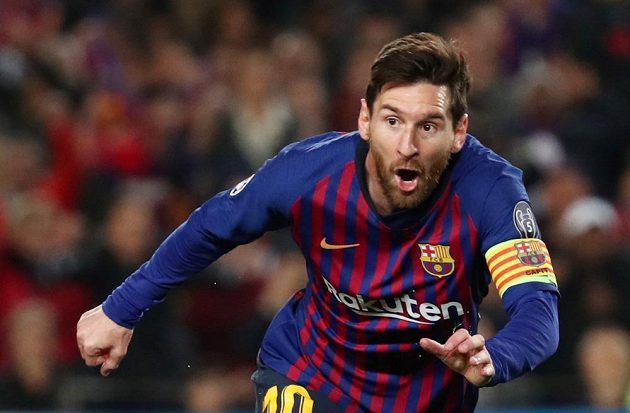 Lionel Messi slaví branku do sítě Mancheteru United