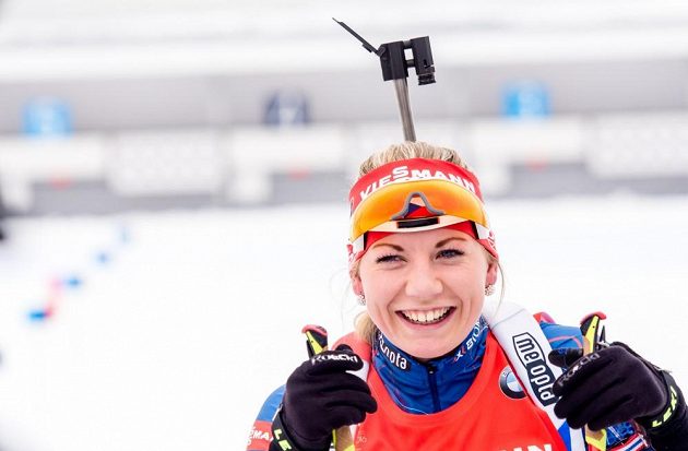 Lucie Charvátová v cíli stíhačky na MS v Holmenkollenu.