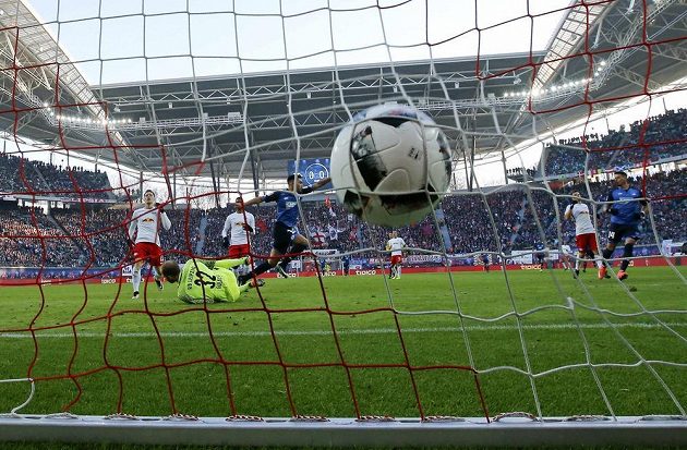 Hoffenheimský Nadiem Amiri proti Lipsku otevřel skóre, ale z vítězství se nakonec radoval soupeř.