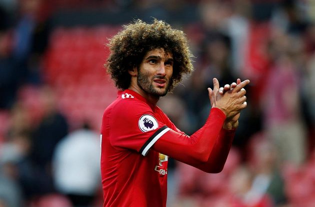 Marouane Fellaini slaví druhý gól Manchesteru United v utkání s Leicesterem v Premier League. United slaví tři body po výhře 2:0.