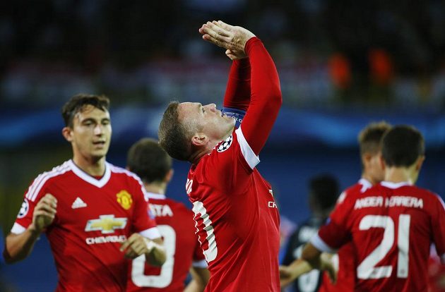 Útočník Manchesteru United Wayne Rooney se raduje z gólu během odvety play off Ligy mistrů proti Bruggám.