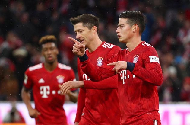 Kanonýři v akci! Bayern Mnichov nasázel Mohuči šest branek a do listiny střelců se zapsali James Rodriguez i Robert Lewandowski.