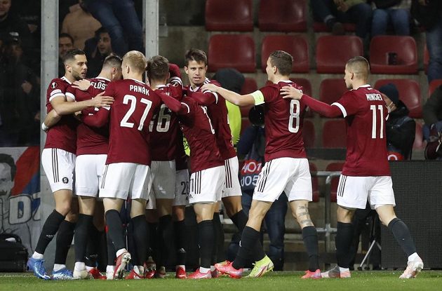 The Spartans rejoice at the goal against Lyon.