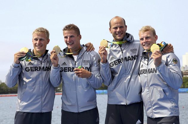 Zlatí medailisté z Německa Max Rendschmidt, Tom Liebscher, Max Hoff a Marcus Gross.
