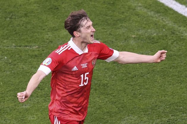 Russian Aleksej Mirančuk is happy with a goal against the Finns. 