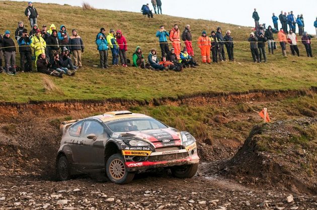 Martin Prokop s Fordem Fiesta WRC na trati Britské rallye 2014.