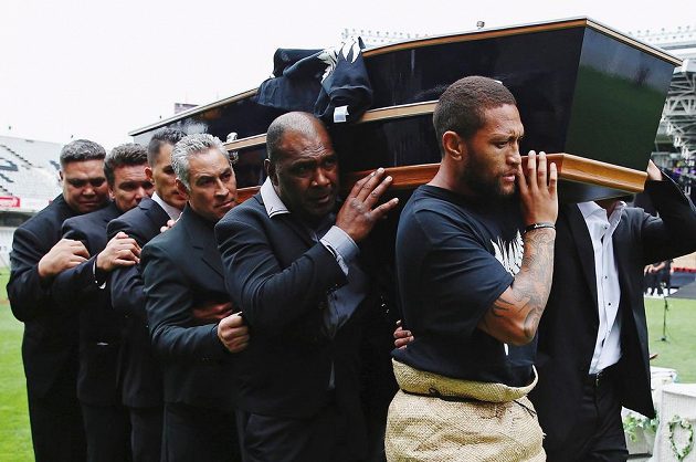 Pohřeb legendárního bývalého novozélandského ragbisty Jonaha Lomu v Eden Parku v Aucklandu.