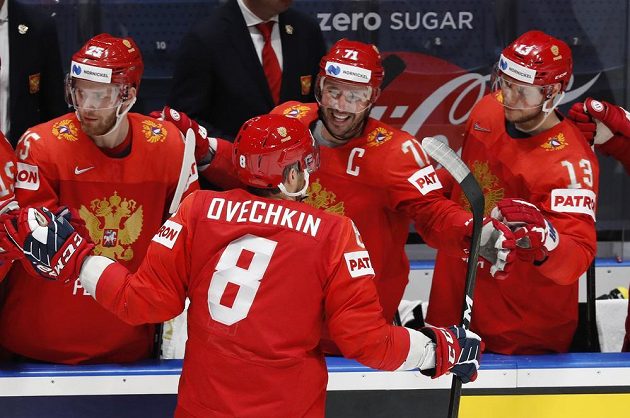Ruský útočník Alexandr Ovečkin slaví v duelu s itálií svůj první gól na MS v Bratislavě.