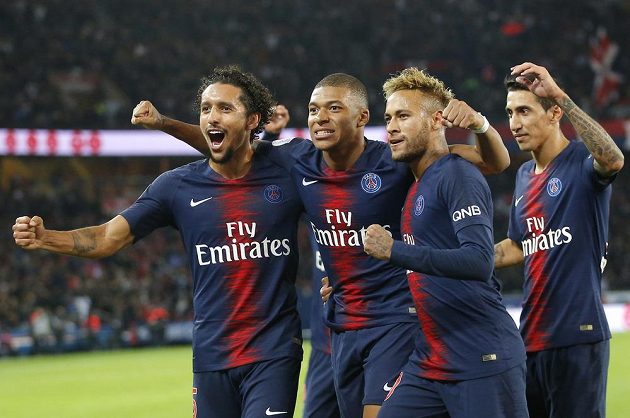 Fotbalisté PSG slaví vysokou výhru nad Lyonem 5:0. Kylian Mbappé se trefil hned čtyřikrát.