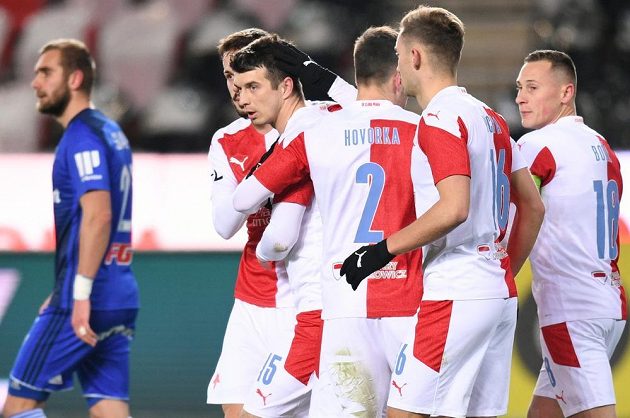 Radost fotbalové Slavie po vyrovnání na 1:1 v utkání 15. kola Fortuna ligy proti Sigmě Olomouc.