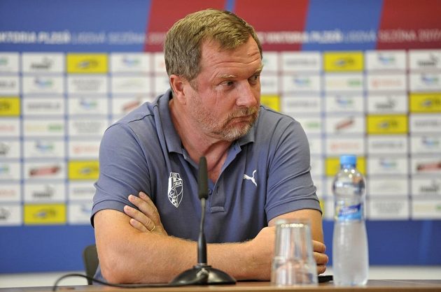Trenér Plzně Pavel Vrba na tiskové konferenci před odvetným utkáním 3. předkola fotbalové Ligy mistrů Viktoria Plzeň - FCSB.