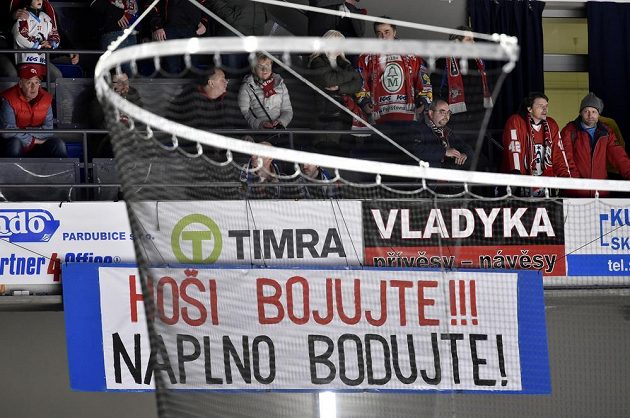 Pardubičtí fanoušci vyslali hráčům jasný vzkaz a ti je v utkání proti Brnu poslechli.