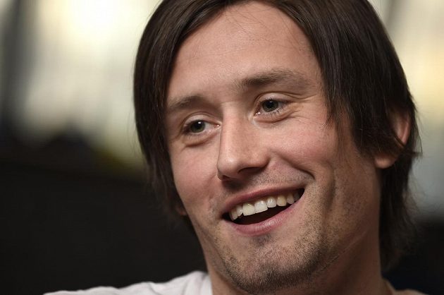 Záložník Tomáš Rosický na srazu české fotbalové reprezentace před utkáním kvalifikace ME 2016 s Lotyšskem.