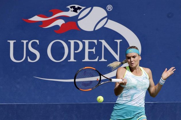 Tereza Martincová při utkání prvního kola US Open s Francouzkou Caroline Garciaovou.