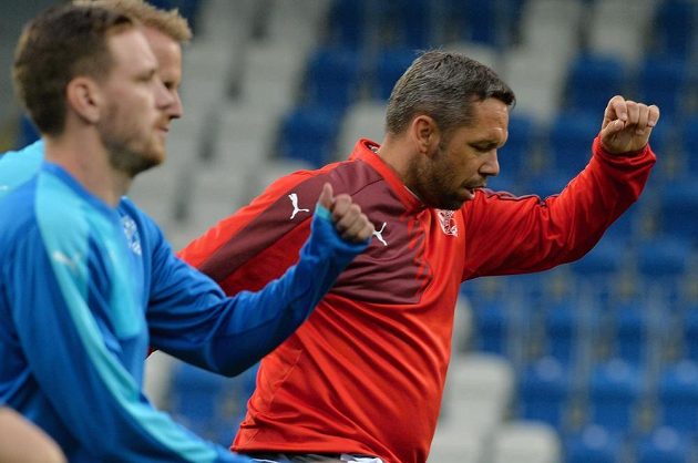 Asistent kouče plzeňských fotbalistů Pavel Horváth během tréninku před úvodním utkáním s Vojvodinou.