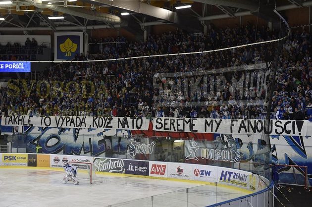 Fanoušci Brna zareagovali na debakl se Spartou po svém. Ani to však Kometu neprobralo, doma prohrála s Pardubicemi.