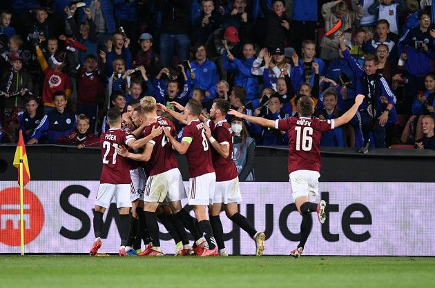 Sparta footballers rejoice at the goal