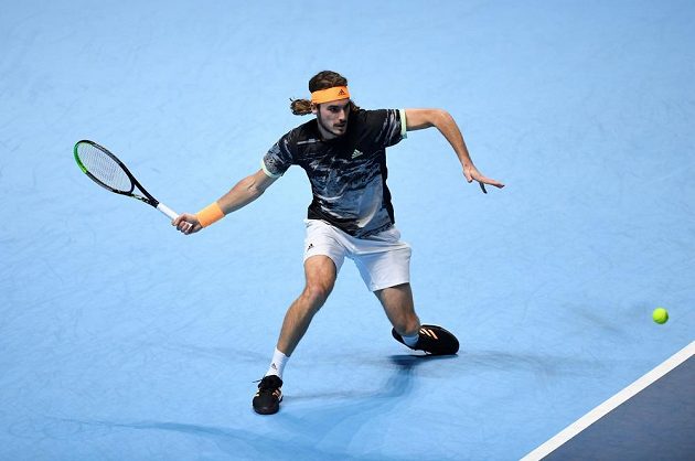 Stefanos Tsitsipas při semifinále Turnaje mistrů.