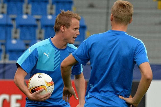 Plzeňský obránce David Limberský (vlevo) během středečního tréninku před utkáním Evropské ligy s Minskem.