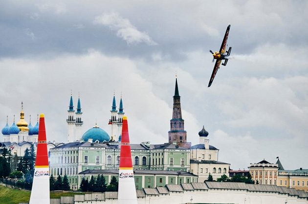 Martin Šonka si v kvalifikaci na druhý závod světového šampionátu Red Bull Air Race v Kazani doletěl pro druhé místo.