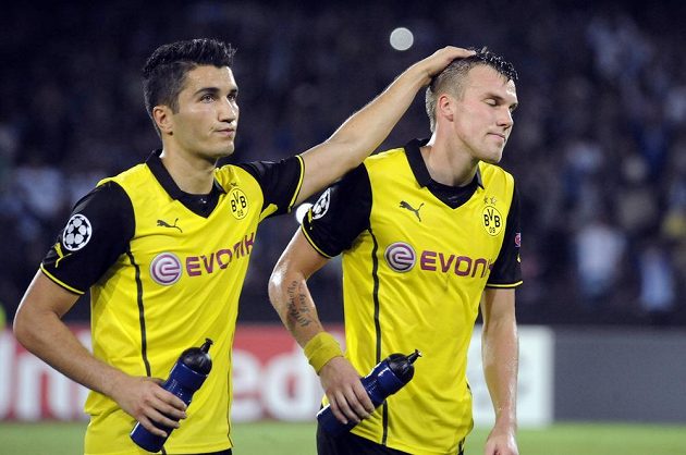 Zklamaní fotbalisté Dortmundu po porážce v Neapoli. Zleva Nurl Sahin a Kevin Grosskreutz.