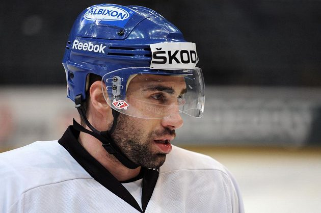 Hokejista Zbyněk Irgl se v dresu české reprezentace naposledy představil v sezoně 2013/14.