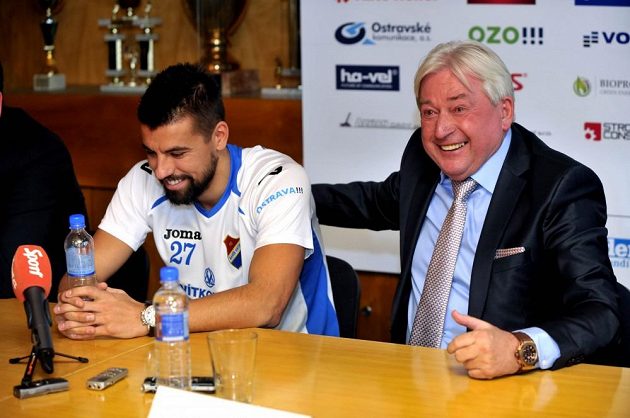 Útočník Baníku Ostrava Milan Baroš s agentem Pavlem Paskou