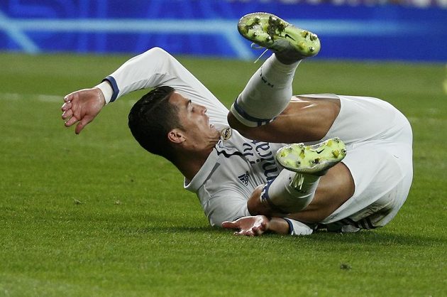 Cristiano Ronaldo během utkání Ligy mistrů proti svému někdejšímu týmu Sportingu Lisabon.