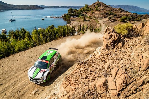 Jan Kopecký se Škodou Fabia R5 na trati Turecké rallye.