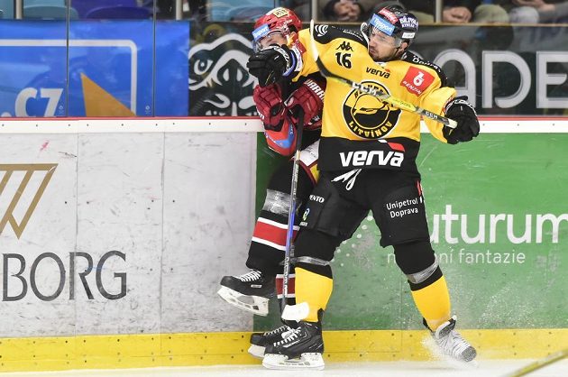 Nedělní zápas 16. kola extraligy mezi týmy Mountfield Hradec Králové a HC Verva Litvínov byl pořádně dramatický.