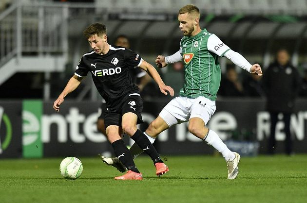 From left Lasse Berg Johnsen of Randers and Miloš Kratochvíl of Jablonec in a Conference League duel.