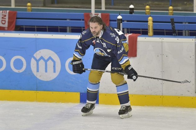 Hokejový útočník Jaromír Jágr při rozbruslení před zápasem, ve kterém nastoupil za Kladno poprvé v sezoně.