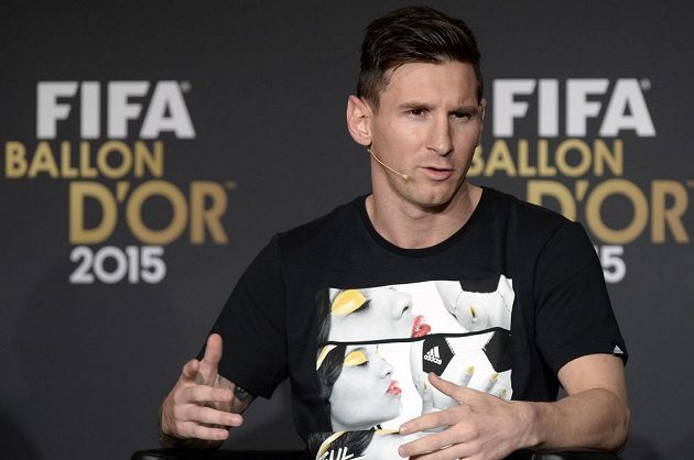 Argentinec Lionel Messi před vyhlášením Zlatého míče pro nejlepšího fotbalistu světa roku 2015.