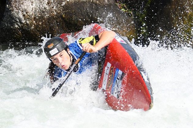 Kanoistka Tereza Fišerová při semifinále mistrovství světa v Pau.