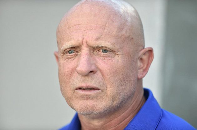 Mladoboleslavský trenér Karel Jarolím během úvodního zápasu 2. předkola Evropské ligy se Strömsgodsetem.