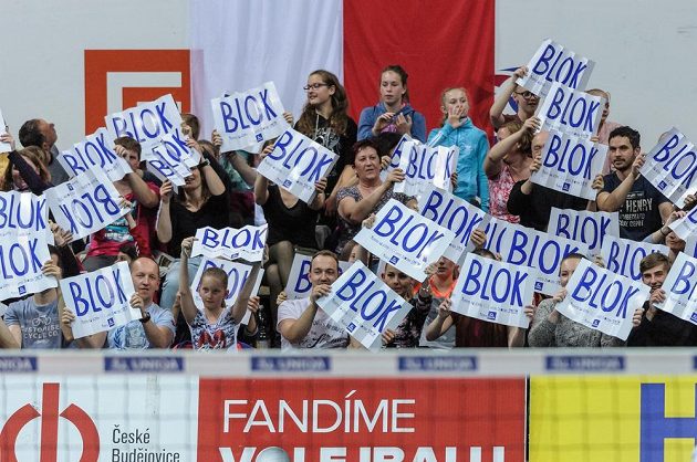 Fanoušci si užívali naplno šesté finále play off extraligy volejbalistů mezi Českými Budějovicemi a Kladnem. Jihočeši vyhráli a slaví titul.