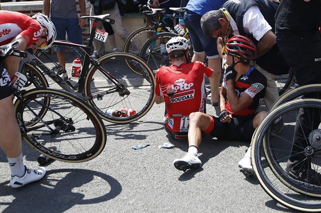 Australan Richie Porte si po pádu poranil rameno a na Tour de France už pokračovat nebude.