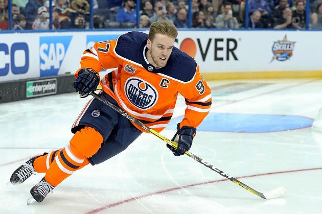 Connor McDavid byl na dovednostních soutěží před Utkáním hvězd NHL nejrychlejší.