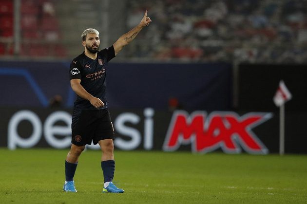 Fotbalista Manchesteru City Sergio Agüero během utkání Ligy mistrů na hřišti Olympiakosu.