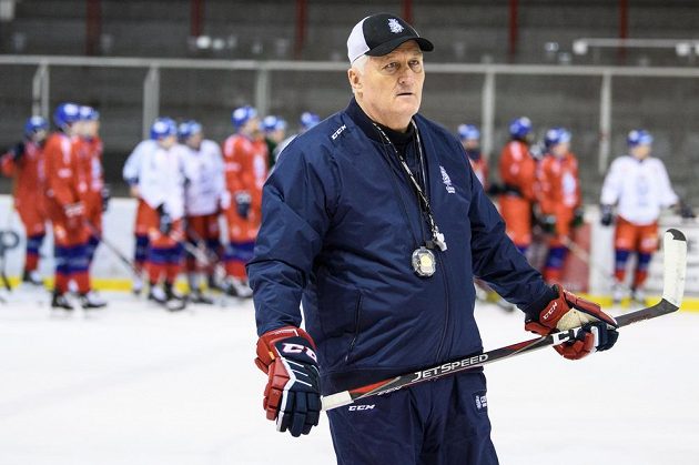 Trenér Miloš Říha během tréninku hokejové reprezentace před turnajem Beijer Hockey Games.