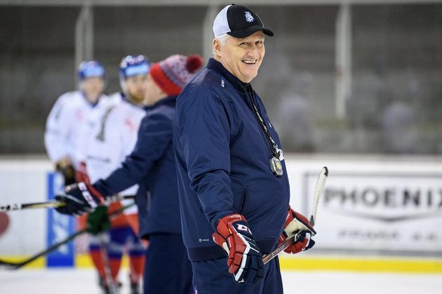 Trenér Miloš Říha během tréninku hokejové reprezentace před turnajem Beijer Hockey Games.