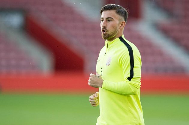 Lukáš Vácha během tréninku před utkáním základní skupiny Evropské ligy na hřišti Southamptonu.