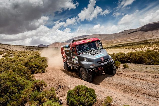 Albert Llovera s tatrou při Rallye Dakar.